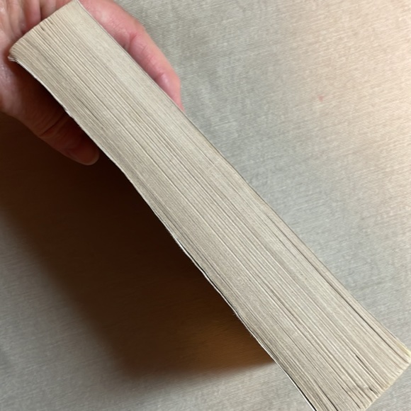 📚2/$6  The Girl on the Train - Picture 4 of 12